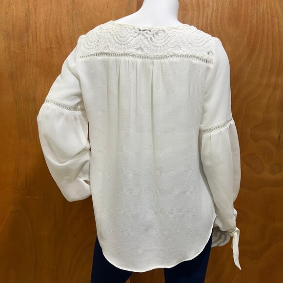 White House Black Market Sheer Chiffon Eyelet Lace Yoke Blouse/Tie Sleeves Sz 10 - Picture 2 of 14